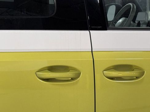 New 2025 Volkswagen ID. Buzz 1st Edition image 9
