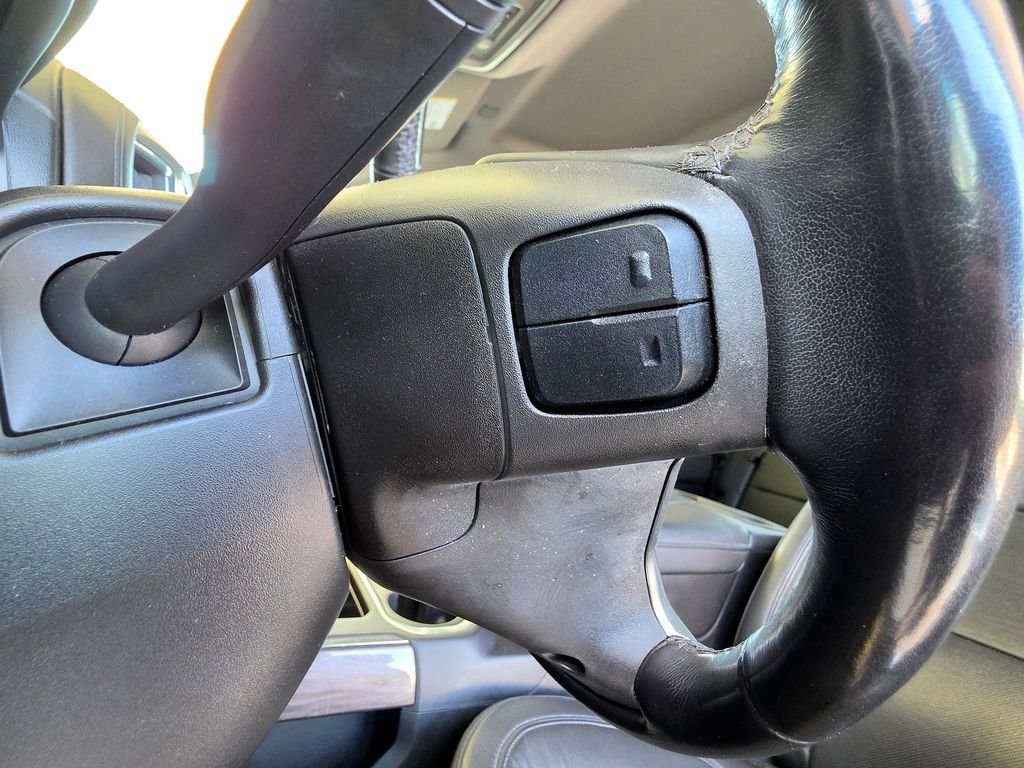 Used 2019 Chevrolet Silverado 1500 LTZ AWD/4WD image 26