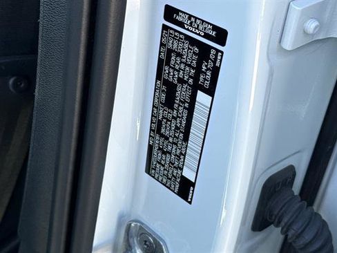 Used 2021 Volvo XC40 P8 Recharge w/ Advanced Package image 33