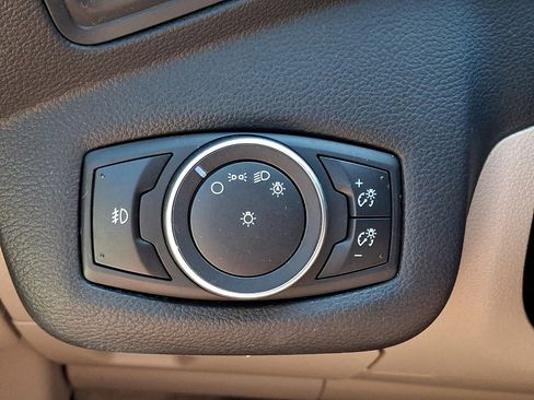 Used 2015 Ford Escape SE w/ Equipment Group 201A FWD image 25