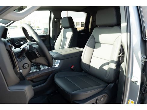 New 2026 GMC Sierra 1500 SLT image 12