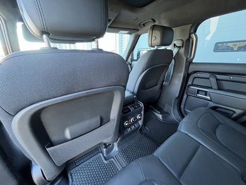Certified 2026 Land Rover Defender 110 V8 image 31