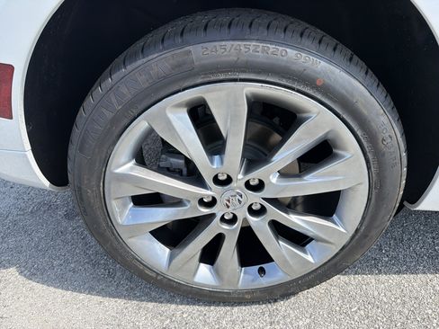 Used 2023 Buick Envision Avenir FWD image 18