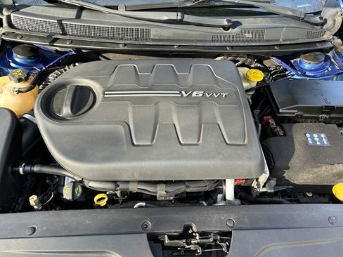 Used 2016 Chrysler 200 Limited image 36