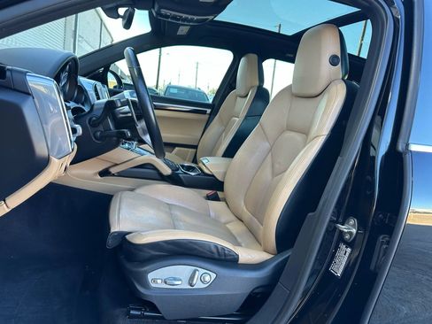 Used 2018 Porsche Cayenne Platinum Edition image 15