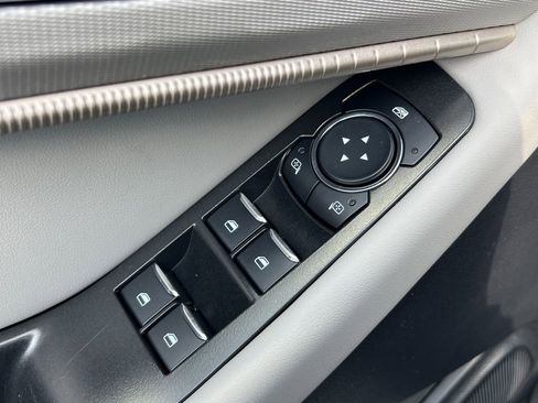 Used 2025 Ford Explorer Active w/ Active Comfort Package image 17