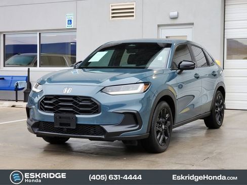 Used 2025 Honda HR-V Sport image 3