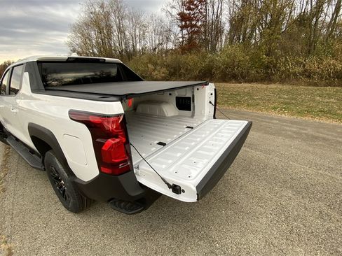 New 2024 Chevrolet Silverado EV W/T image 15