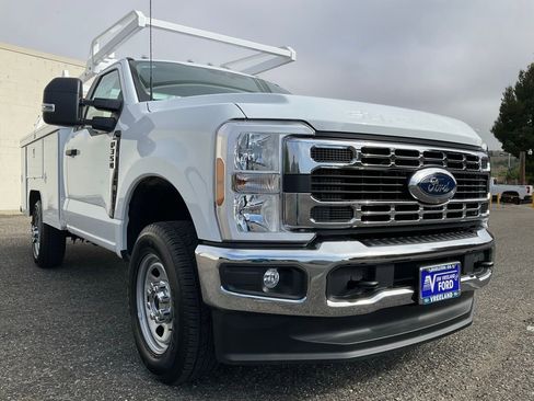 New 2025 Ford F350 XL w/ XL Chrome Package image 36