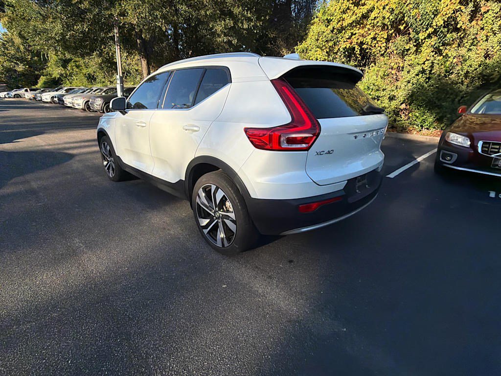 Used 2024 Volvo XC40 B5 Plus w/ Protection Package Premier AWD/4WD image 12