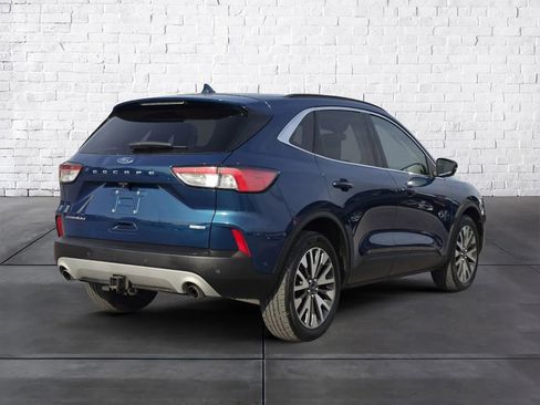 Used 2020 Ford Escape Titanium image 3