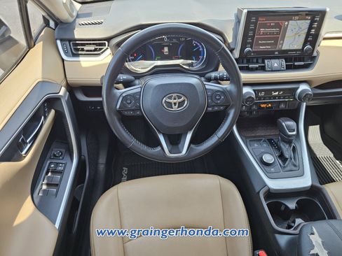 Used 2020 Toyota RAV4 Limited image 12