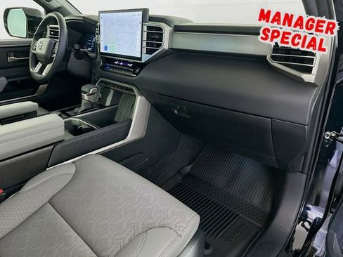 Used 2025 Toyota Tundra Limited AWD/4WD image 28