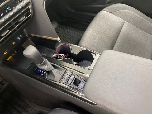 Used 2025 Toyota Camry LE image 21