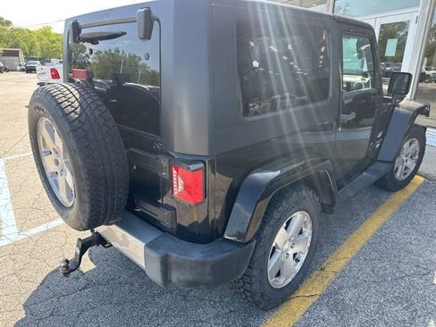 Used 2008 Jeep Wrangler Sahara w/ Dual Top Group AWD/4WD image 10