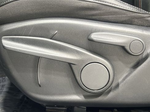 Used 2024 Jeep Compass Trailhawk image 12