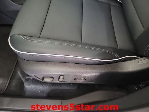 Used 2026 Buick Enclave Preferred image 13