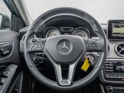 Used 2015 Mercedes-Benz GLA 250 4MATIC image 29