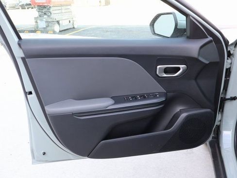 New 2025 Kia K4 LXS image 21