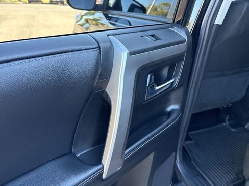 Used 2019 Toyota 4Runner SR5 w/ Phone Cable & Charge Package image 29