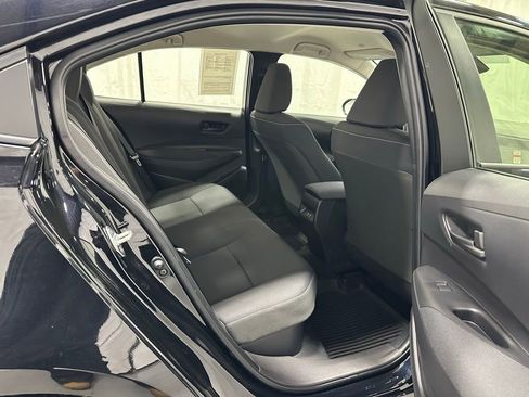 Used 2025 Toyota Corolla LE image 48