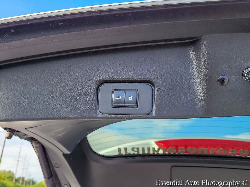Used 2025 Nissan Rogue SV FWD image 28