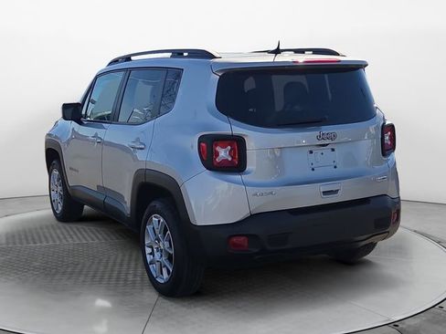 Used 2019 Jeep Renegade Latitude w/ Popular Equipment Group image 3