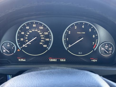 Used 2017 BMW X5 xDrive40e image 8