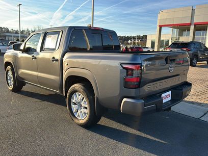 Used 2024 Nissan Frontier SV w/ SV Convenience Package