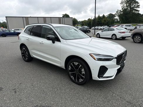 Used 2026 Volvo XC60 B5 Plus AWD/4WD image 10