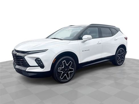 Certified 2023 Chevrolet Blazer RS w/ Driver Confidence II Package image 1