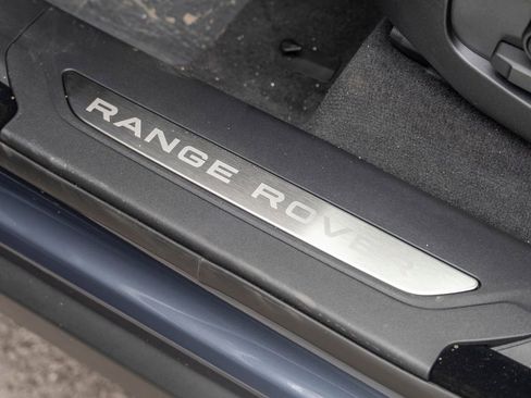 New 2026 Land Rover Range Rover Velar Dynamic SE image 15