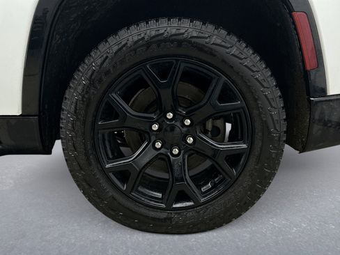 Used 2023 Jeep Wagoneer Series II image 11