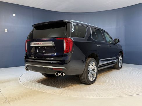 Used 2021 GMC Yukon Denali w/ Denali Premium Package image 9
