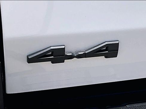 Used 2025 Toyota Tacoma SR5 AWD/4WD image 29