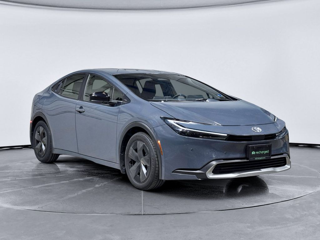 Used 2024 Toyota Prius Prime FWD image 4