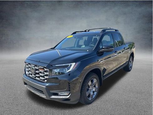 Used 2024 Honda Ridgeline TrailSport image 3