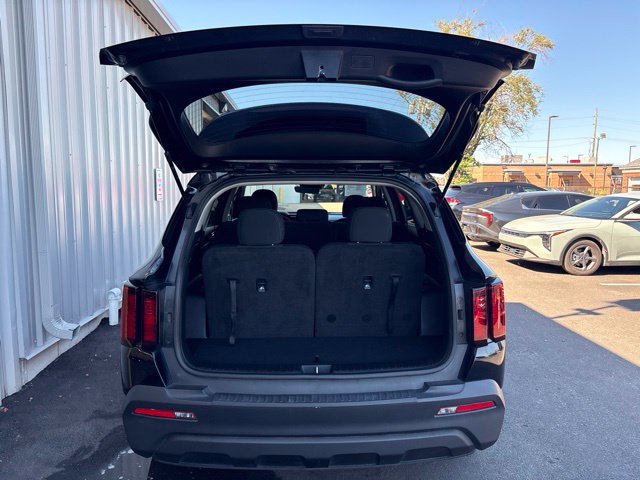 Certified 2023 Kia Sorento LX FWD image 33