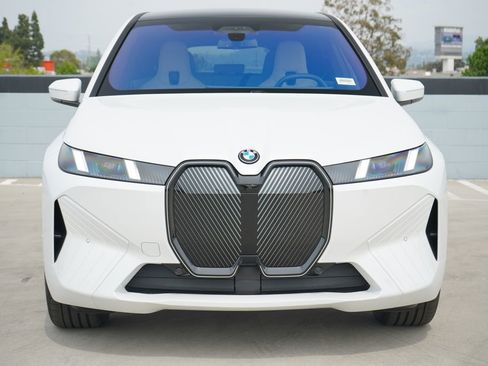 New 2026 BMW iX xDrive45 image 2