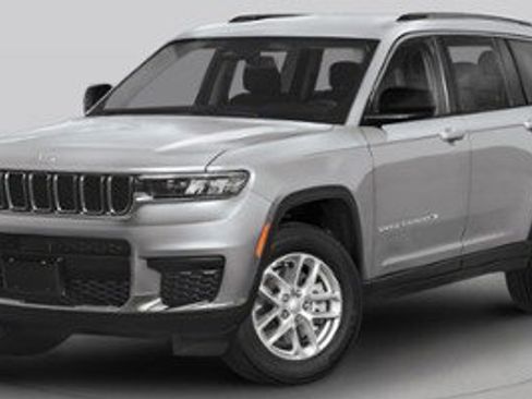 Used 2024 Jeep Grand Cherokee L Limited w/ Black Appearance Package AWD/4WD image 1