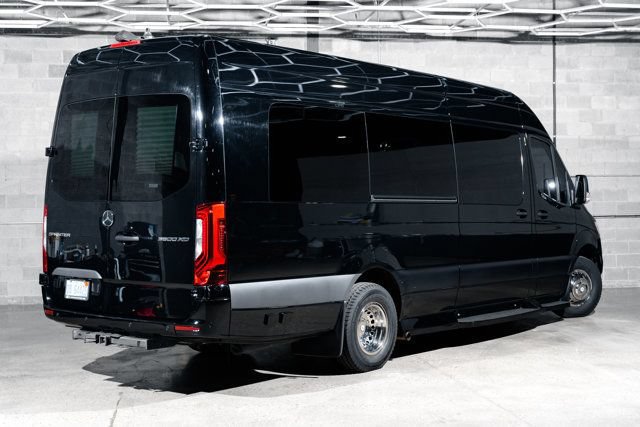 Used 2021 Mercedes-Benz Sprinter 3500 image 3