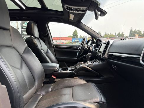 Used 2016 Porsche Cayenne S AWD/4WD image 16
