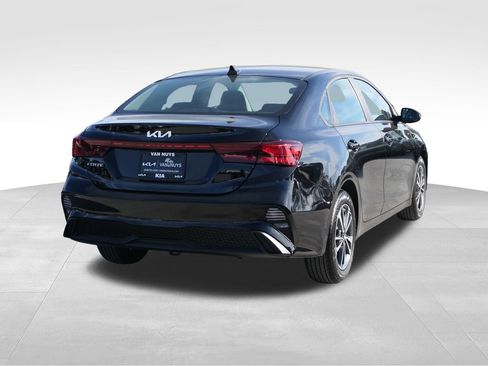 Used 2024 Kia Forte LXS w/ LXS Technology Package image 3