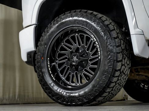 Used 2023 Chevrolet Silverado 2500 LT image 56