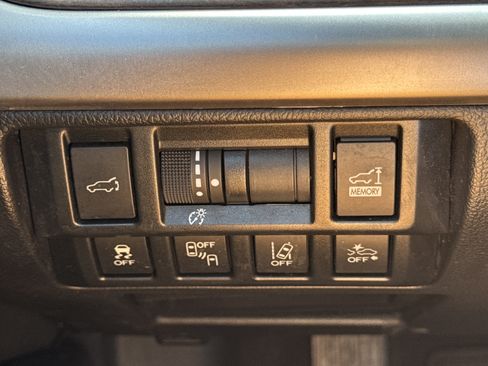 Used 2018 Subaru Outback 2.5i Limited AWD/4WD image 29