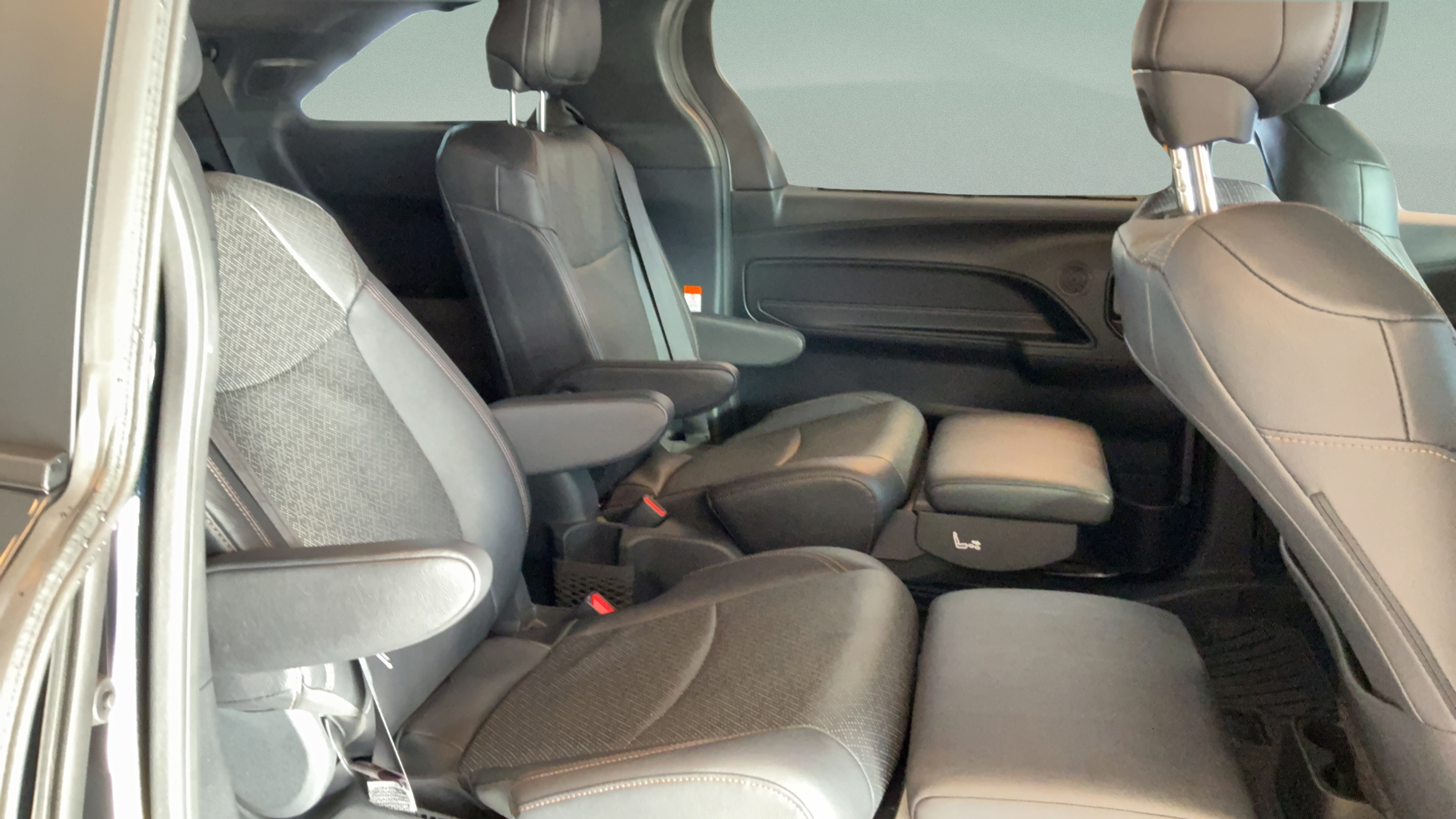 Certified 2025 Toyota Sienna Limited AWD/4WD image 37