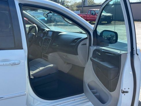 Used 2012 Dodge Grand Caravan SXT image 16