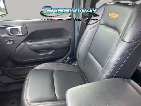 Used 2025 Jeep Wrangler Willys image 14