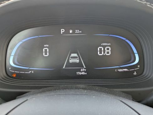 Used 2025 Hyundai Venue SEL FWD image 27