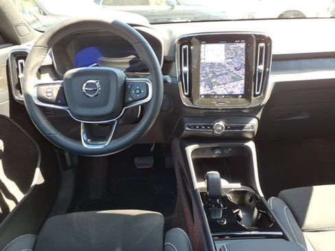 Certified 2024 Volvo XC40 Recharge Ultimate RWD image 13